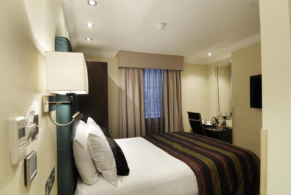 Astors Belgravia Bed & Breakfast London Exterior photo