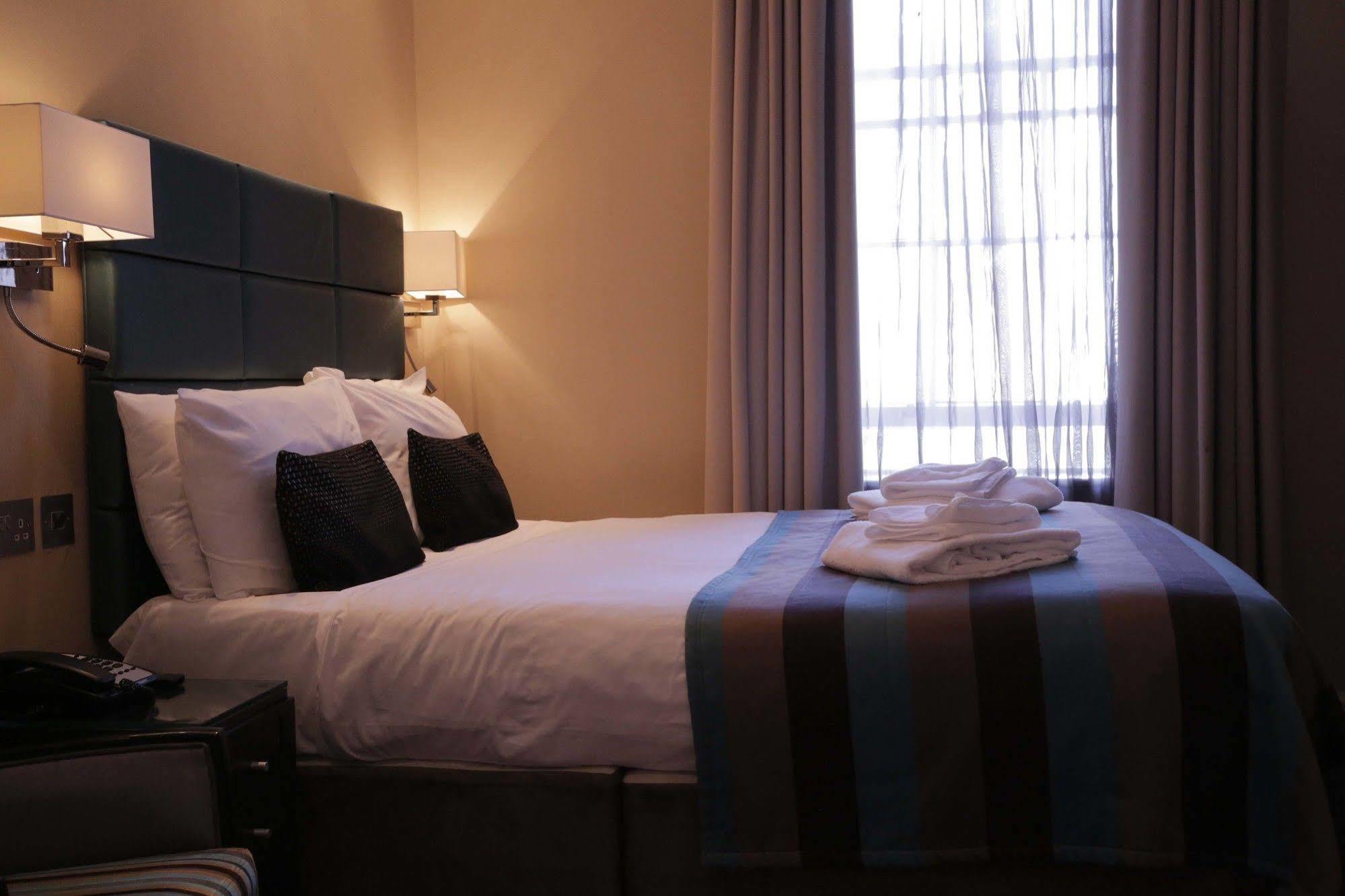 Astors Belgravia Bed & Breakfast London Exterior photo